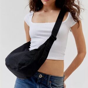 BAGGU Medium Nylon Crescent Bag - Black